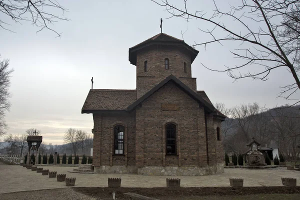 Banja Koviljaca Sunny River Serbien Januari 2020 Liten Kyrka Byn — Stockfoto