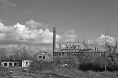 Sırbistan 'ın Loznica kentindeki yıkılmış viskoz fabrikası. Bir zamanlar lider ve güçlü bir fabrika olan Yugoslavya 'nın çöküşü tamamen çöktü..