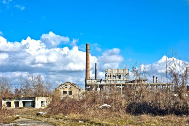 Sırbistan 'ın Loznica kentindeki yıkılmış viskoz fabrikası. Bir zamanlar lider ve güçlü bir fabrika olan Yugoslavya 'nın çöküşü tamamen çöktü..
