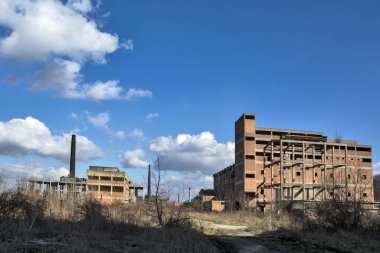 Sırbistan 'ın Loznica kentindeki yıkılmış viskoz fabrikası. Bir zamanlar lider ve güçlü bir fabrika olan Yugoslavya 'nın çöküşü tamamen çöktü..