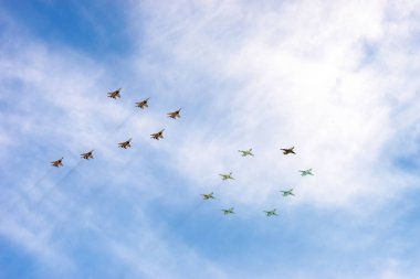 Hava geçit onuruna Zafer Bayramı kutlamaları.