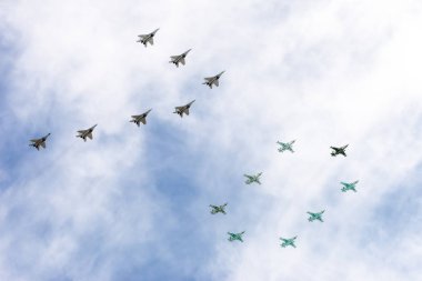 Hava geçit onuruna Zafer Bayramı kutlamaları.