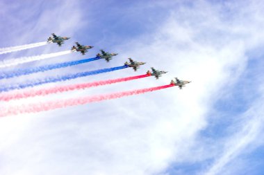 Hava geçit onuruna Zafer Bayramı kutlamaları.