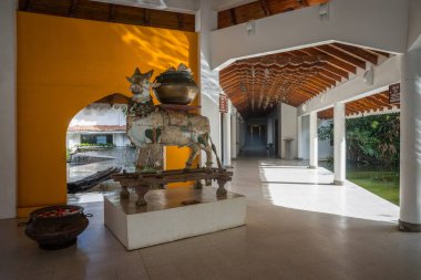 Okyanusu yakınlarındaki küçük otelin iç.