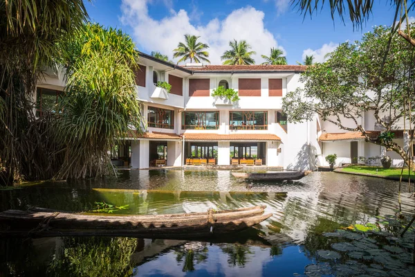 Innenraum des kleinen Hotels in der Nähe des Ozeans. Stockbild