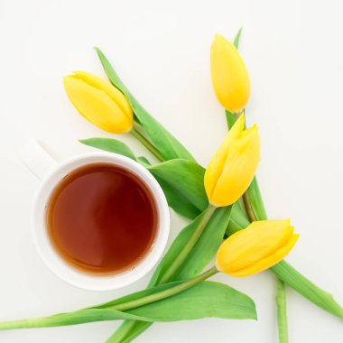 Lale çiçek çay ile