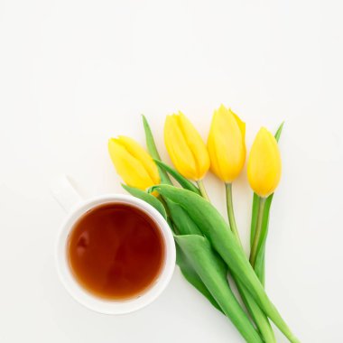 Lale çiçek çay ile