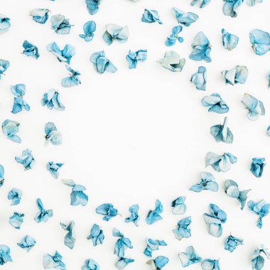 Mavi çiçekli çerçeve çiçek