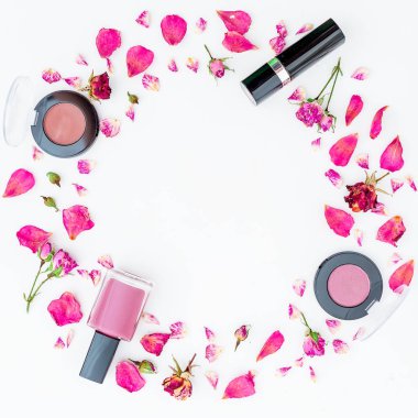 kozmetik ile kuru çiçekler 