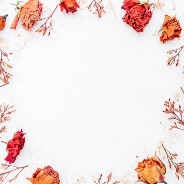 Güllü çiçekli çerçeve 