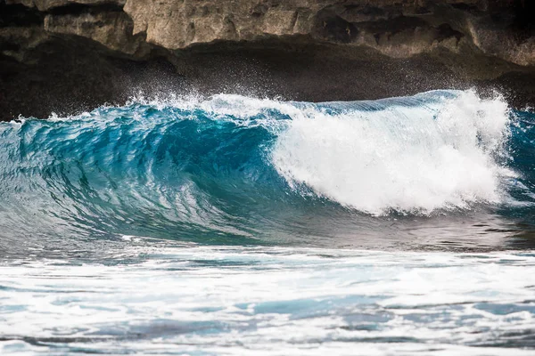 Splashing big sea waves — Stock Photo, Image