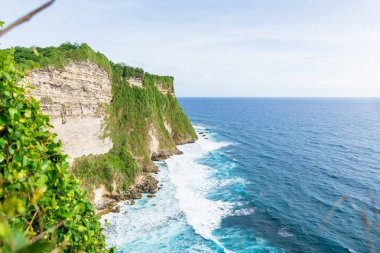 kayalık manzara okyanus sahilinde