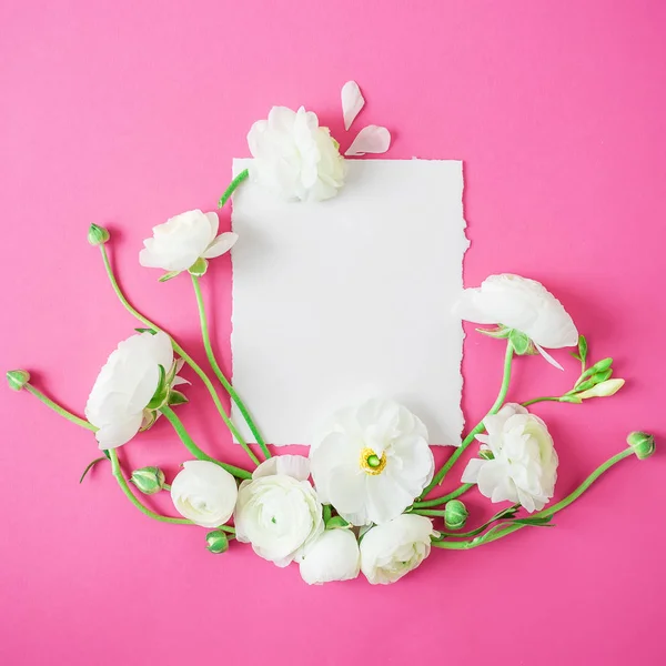 Białe kwiaty z arkusza papieru dla tekstu — Zdjęcie stockowe