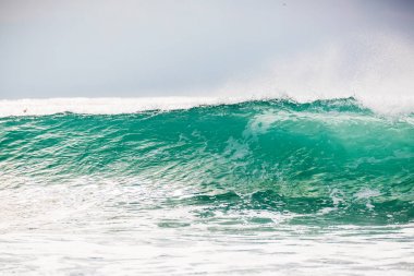 İnanılmaz büyük deniz dalga