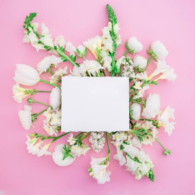 kart ve ihale çiçekler 