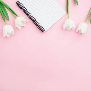 Lale çiçek ve not defteri