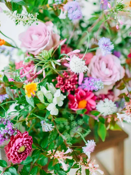 Buquê feito de flores da primavera — Fotografia de Stock