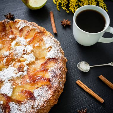 Charlotte pasta, kahve kupa