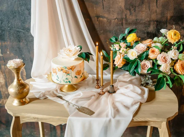 pasta, mumlar ve güzel çiçekler