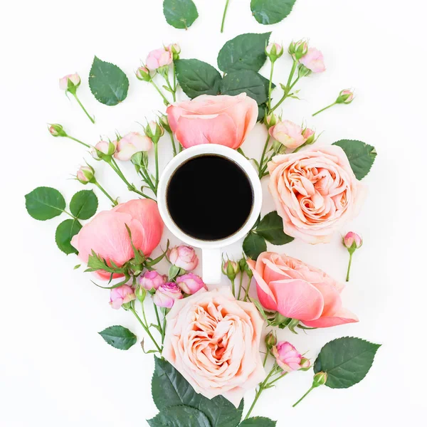 Rosas y taza de café — Foto de Stock