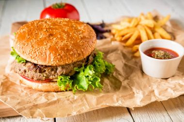 Klasik büyük hamburger