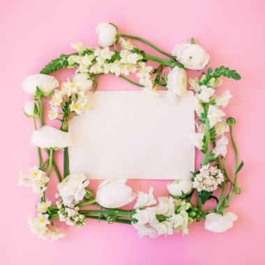 kart ve ihale çiçekler 