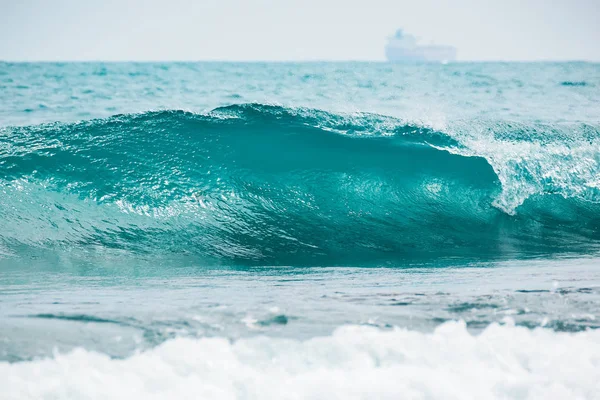 Splashing big sea wave — Stock Photo, Image