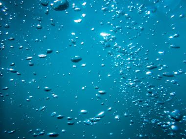 Sualtı kabarcıkları deniz