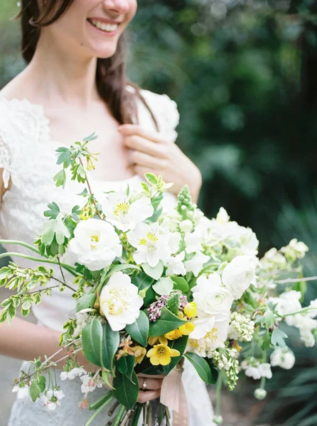 Woman holding in hands  bouquet. — Stock Photo, Image