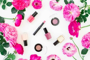 Rujlar, gölgeler, tırnak cilaları  