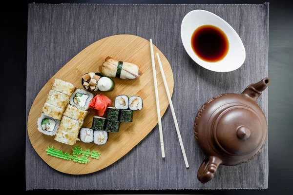 Delicious sushi rolls — Stock Photo, Image