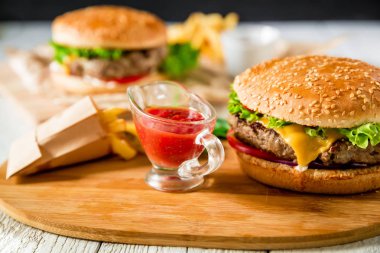 Klasik büyük hamburger