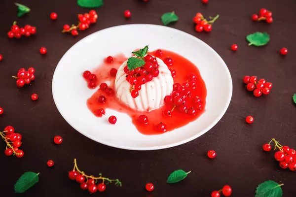 Tatlı jöle çilek ile