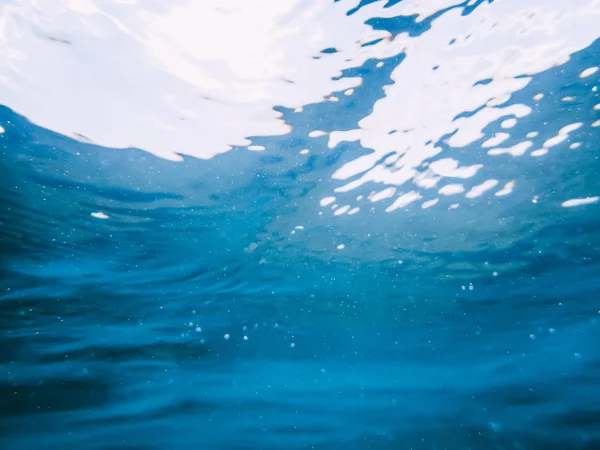 Sualtı kabarcıkları deniz — Stok fotoğraf