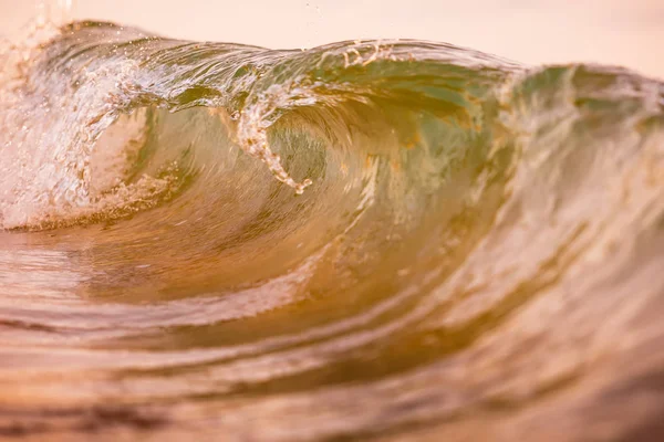 Stänkande stora havet våg — Stockfoto