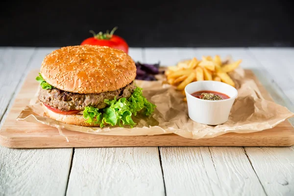 Klasik büyük hamburger