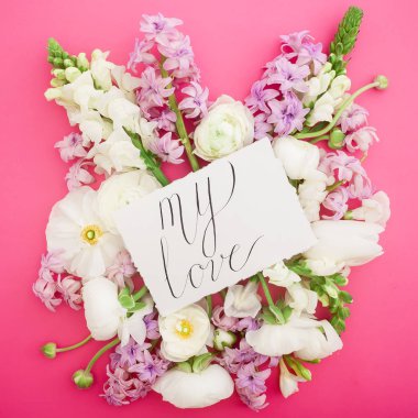 Peper kartı ve ihale çiçekler