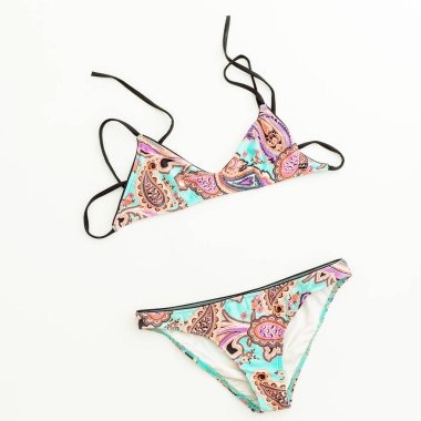 Beyaz arka plan üzerinde mayo