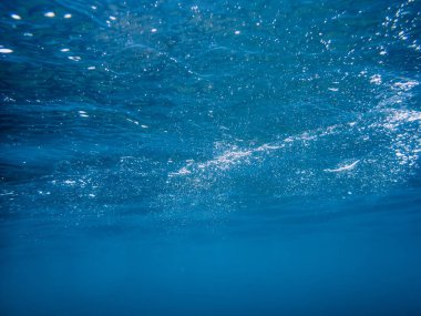 Sualtı kabarcıkları deniz