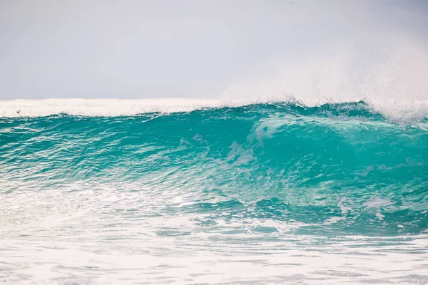 Büyük deniz dalga sıçramasına — Stok fotoğraf
