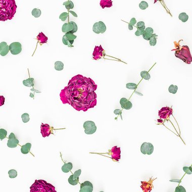 Pembe güller ve yaprakları