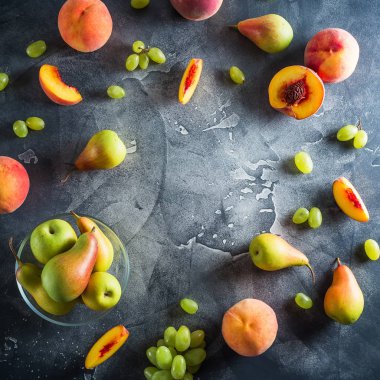 taze şeftali, armut, üzüm.