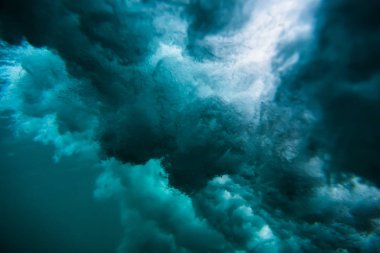 Sualtı kabarcıkları deniz