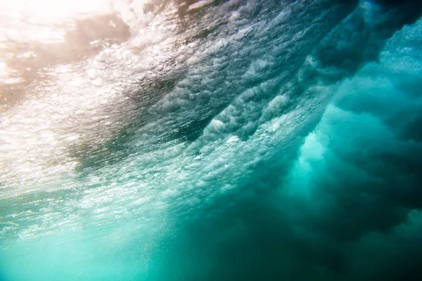 Bubbles underwater in sea — Stock Photo, Image