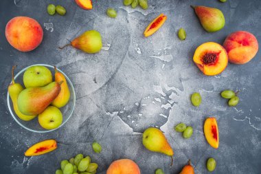 taze şeftali, armut, üzüm.