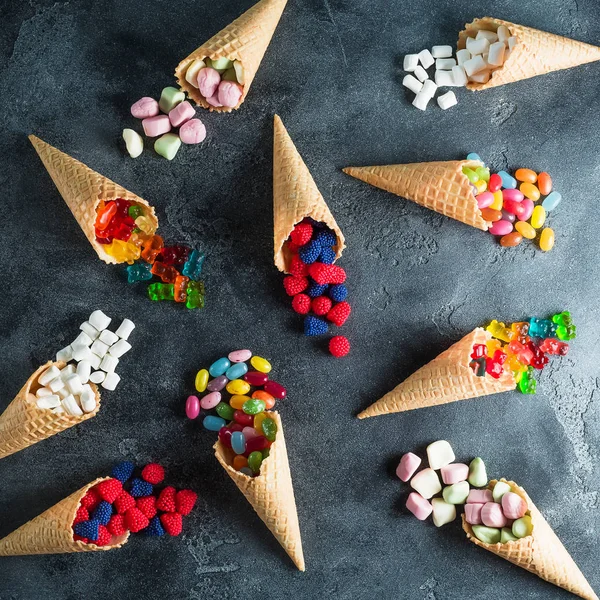 renkli parlak çeşitli şekerler