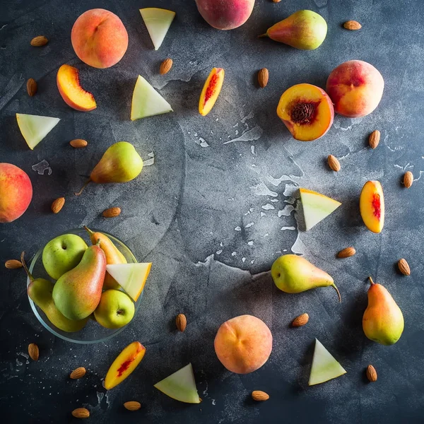 taze şeftali, armut, üzüm.