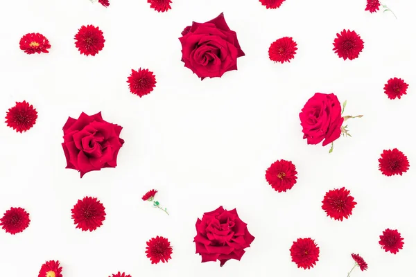 Chrysanten en rozen regeling — Stockfoto