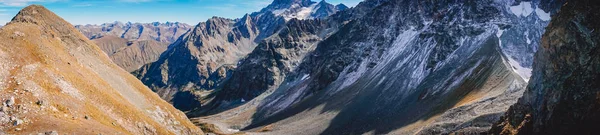 Montaña paisaje rocoso — Foto de Stock