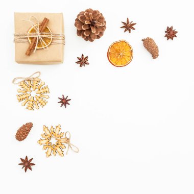 Noel süsleri, kağıt hediye kutusu